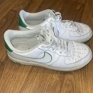 Size 8.5 Nike Air Force 1 Men's 488298-102 St Patrick Day green Casual Workout - Picture 1 of 16