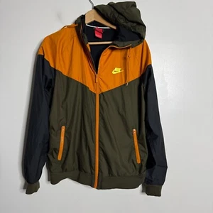 Nike Giacca Media Uomo - Giacca a vento con cappuccio Jogging - Foto 1 di 7