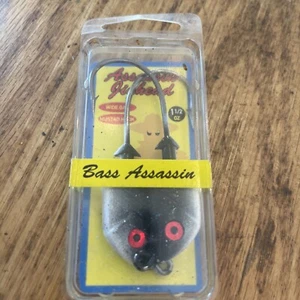 Bass Assassin 1,5 OZ cabeza de plantilla negro/blanco 2 quilates SWJA69006 NOS - Imagen 1 de 4