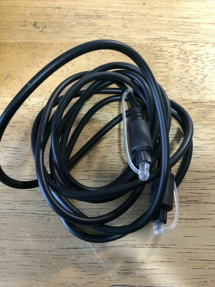 Cable de audio óptico digital Insignia de 1,8 m (6 pies) (NS-HZ507-C) Foto 1 de 1