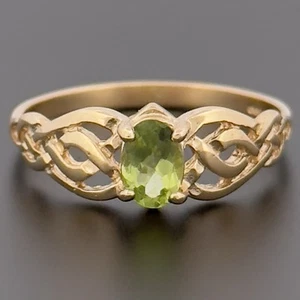 9ct Yellow Gold Peridot Solitaire Ring Size Q Hallmarked - Picture 1 of 10