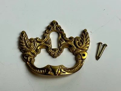 One NOS Latón Fundido Puerta Cajón Muebles Cerradura Escudo Placa Cubierta - Manija Foto 1 de 3