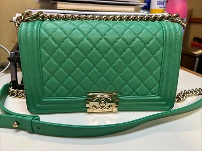 Bolso de Hombro Chanel Acolchado Antiguo Mediano Niño Solapa Verde Piel de Cordero Foto 1 de 4