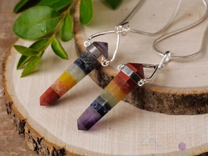 Colgante punta de cristal CHAKRA arco iris - joyería hecha a mano, piedras curativas, E0320 - Imagen 1 de 9