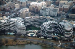 Virgilio Gonzalez Signed Autographed 4x6 Photo Watergate Burglar CIA Nixon - Picture 1 of 2