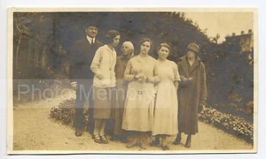 Les enthusites... Group Photo - Anonymous Snapshot Photo c. 1925 - Picture 1 of 4