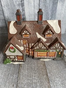 Dept 56 Dickens Heritage Village Collection "Ashbury Inn" #55557 1991 - Picture 1 of 6