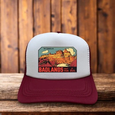 Gorra de camionero roja inspirada en el Parque Nacional Badlands de colección para hombre con cierre a presión Foto 1 de 4