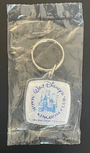 Llavero de colección 1984 Disneyland Magic Kingdom Club Parques Disney miembro sellado - Imagen 1 de 4