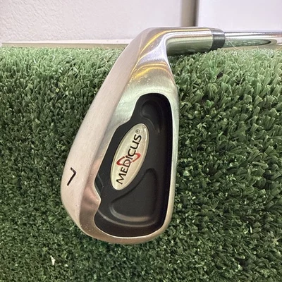 Medicus 双铰边 7 铁质高尔夫俱乐部训练辅助摇摆训练器钢制右手 — 第 1/4 张图片