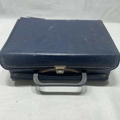 VTG Lot Of 12 Country Western Music Cassette Tapes With Storage Carrying Case - Image 1 of 4