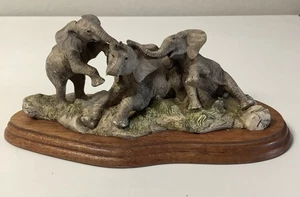 Baby Elephants Ornament WWF R T Roberts Mounted on Wooden Plinth - Picture 1 of 9
