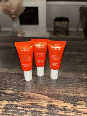3 Sunday Riley C.E.O. Suero iluminador 15 % vitamina C CEO - 0,17 oz. / 5 ml cada uno Foto 1 de 2