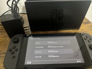 Nintendo Switch Console Portatile - v1 SENZA PATCH SERIE BASSA # + SD da 32 GB - Foto 1 di 6