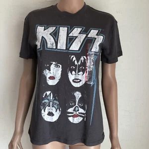 KISS Grey Graphic T-Shirt Women’s Size XS Short Sleeves Casual Print Tee NWT - Picture 1 of 16