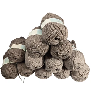 12 Skiens Patrons Canadian 4 Ply Knitting Worsted 100 g 3.5 0z Acrylic Beige - Picture 1 of 7