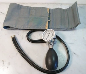 Vintage Spengler Paris Manual Armband Blood Pressure Monitor - Picture 1 of 6