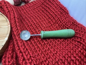 Vintage Green 5 1/2” Wood Handle Melon Baller Scoop - Picture 1 of 4