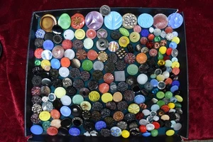 200 pcs LOT OLD CZECH RARE VINTAGE GLASS BUTTONS 1930´s ART-DECO - Picture 1 of 2