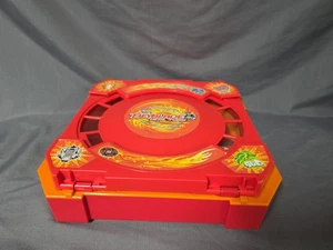 Beyblade Metal Fusion Battle Arena Stadium klappbarer Reisekoffer / viel Zubehör - Bild 1 von 24