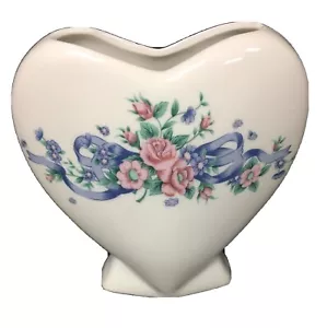 HEART SHAPED PORCELAIN STANDING HOLDER /DECORATION - Picture 1 of 4