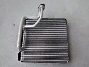 Evaporador del A/C compatible con 2.5L H4 Subaru Forester 2001-2002, con Placa - Picture 1 of 7