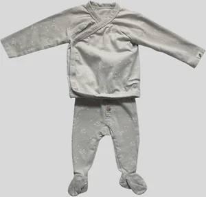 Easy-Peasy Organic Stars & Moon Print Silver-Gray Footed Pajama 2pc Set, 0-3 mo. - Picture 1 of 3