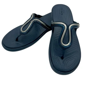 Neu Crocs Sanrah flache Damen-Flip-Flops Metallblock-Sandalen marineblau Strand Sommer 9 - Bild 1 von 9