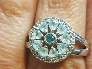 Dazzling Ring Gold 9KT Marked IN Part With Emerald And Cubic Zirconia Blue - Picture 1 of 4