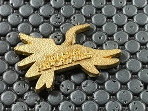  pins pin BADGE MEDIA PRESSE GRANDS REPORTAGES TF1 - Picture 1 of 1