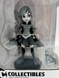 Figura PVC blanco y negro DC Artist Alley Supergirl de Zullo - Imagen 1 de 8