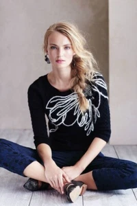 $119 Anthropologie Field Flower Ivory Bloom Black White Embroidered Pullover S - Picture 1 of 9