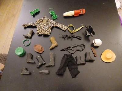 Lotto vestiti, accessori x Big Jim, Gi joe ecc - Immagine 1 di 4