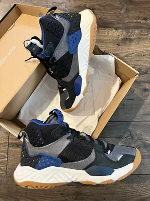 Jordan Delta Mid Negro/Rojo Gimnasio-Gris Oscuro-Azul Tormenta Talla 10.5 Foto 1 de 3