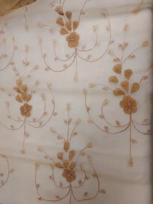 Tela de organza de seda bordada Foto 1 de 4