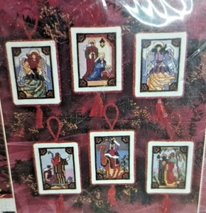 1997 Janlynn Religious CHRISTMAS STORY 6 ORNAMENTI kit punto croce #04-744 - Foto 1 di 9