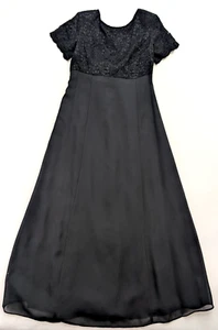 Lanz of Salzburg Women's Evening Gown Size 10P Black Short Sleeve Long Rosette - Picture 1 of 15