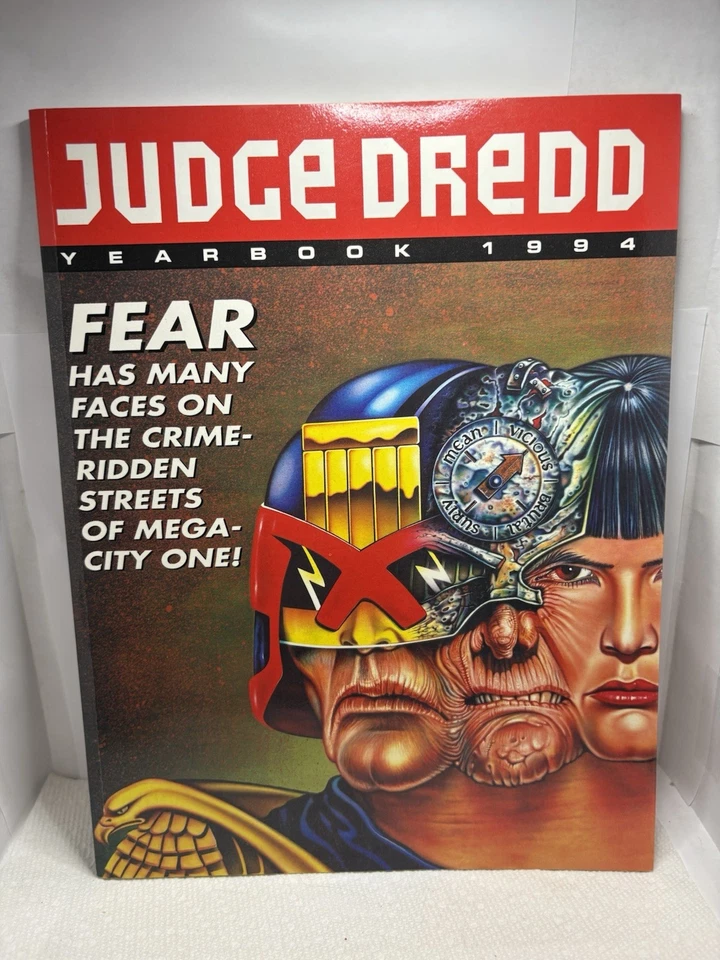 Judge Dredd Yearbook (1st Ed. 1994 Softcover) stories by Grant/Bishop/Wagner etc Foto 1 de 3