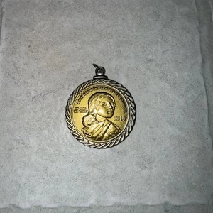 2014 American Indian Relief Council Sacagawea Medaille Münze Anhänger gold silberfarben - Bild 1 von 2