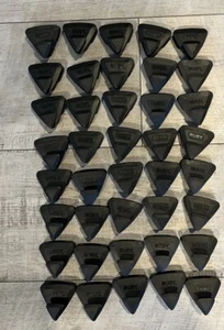LOT OF 40 Space Saver Triangles for Clothes Hangers Unpackaged - Picture 1 of 1