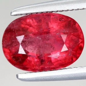 Pietra preziosa tormalina rossa rosata naturale ovale 1,39 ct 7,9 x 5,6 mm Mozambico, Africa - Foto 1 di 4