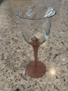 Bicchiere da vino in cristallo CCI motivo a spirale rosa tenue alto 8 1/2" elegante quantità;1 - Foto 1 di 5