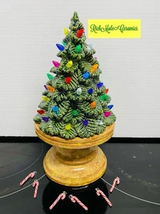 Keramik Weihnachtsbaum auf Sockel Sockel 11 Zoll hoch, glasiert, beleuchtet - Bild 1 von 2