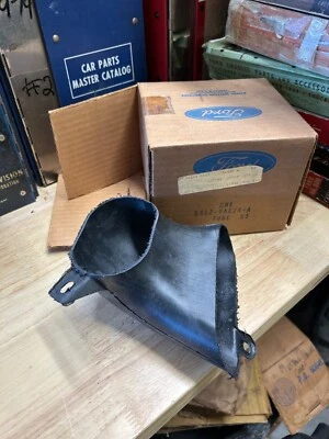 Ford Thunderbird 1978 T-Bird Breather tubo admisión de carburador D8SZ-9A624-A nuevo de stock Foto 1 de 3