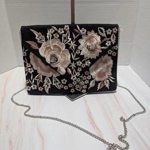 Neu ohne Etikett Clutch mit Blumenstickerei schwarz und rosa - Bild 1 von 5