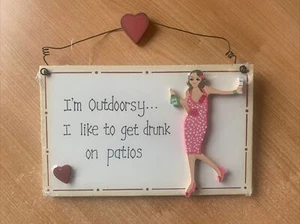 Global Designs - Humorous Women’s Wall Plague - Drinking - 18 x 12 Cm ⭐️NEW⭐️ - Picture 1 of 3