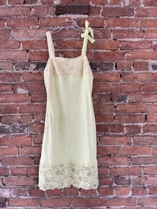 Vintage Victoria’s Secret Pale Chartreuse Yellow Green Slip Dress Chemise Size 8 - Picture 1 of 11