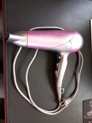 Grundig HD 5680 2200W Haartrockner -  Rosé/Silber - Bild 1 von 4