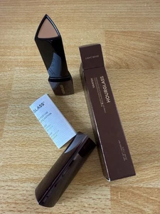 Hourglass Vanish Seamless Finish Foundation Stick Shade 9.5 Light Beige - Picture 1 of 4