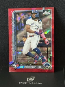 2025 Topps Chrome Sapphire - Vladimir Guerrero Jr. RIFRATTORE ROSSO SSP #3/5! - Foto 1 di 19